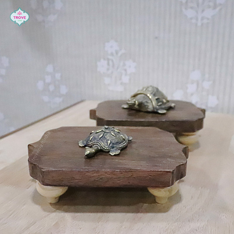 Wooden Hand-carved Mini Pedestal with rounded base