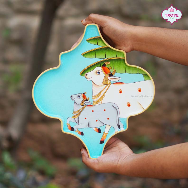 arabesque pichwai cow plate