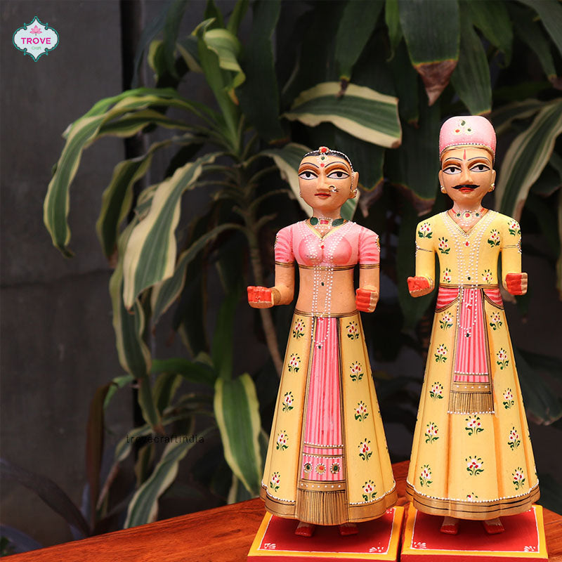 Rajasthani Gangaur Dolls (set of 2) in Different Sizes and Colours