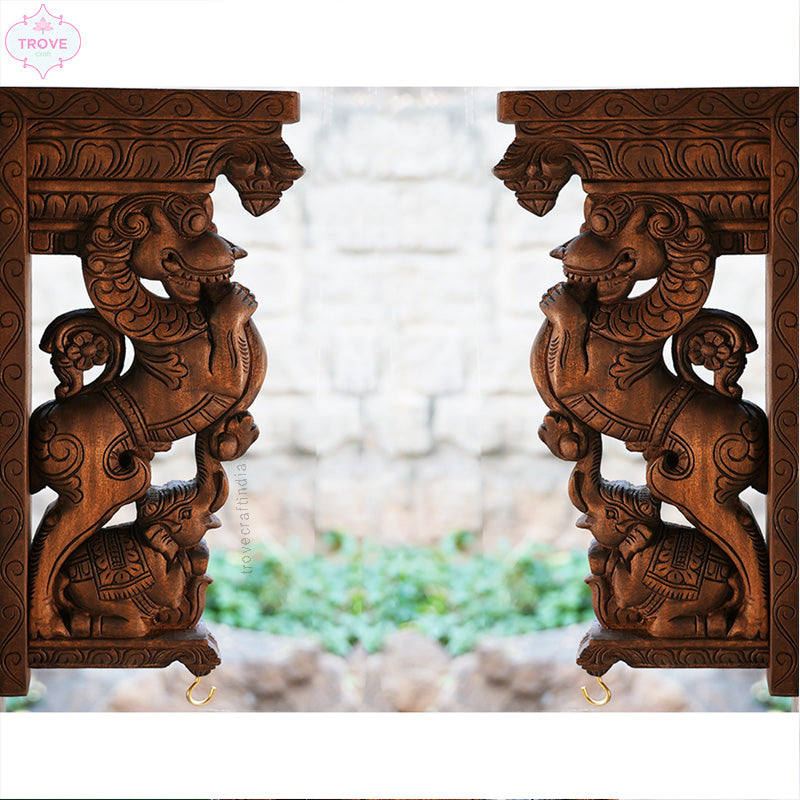 Yaali wooden corbel