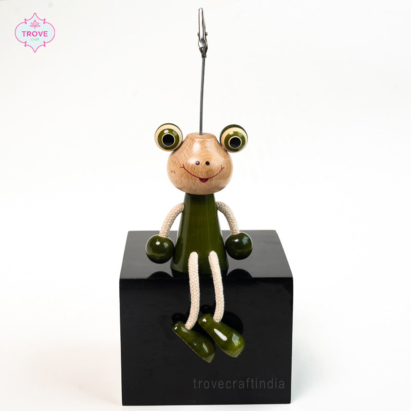 wooden frog tabletop toy with clip
