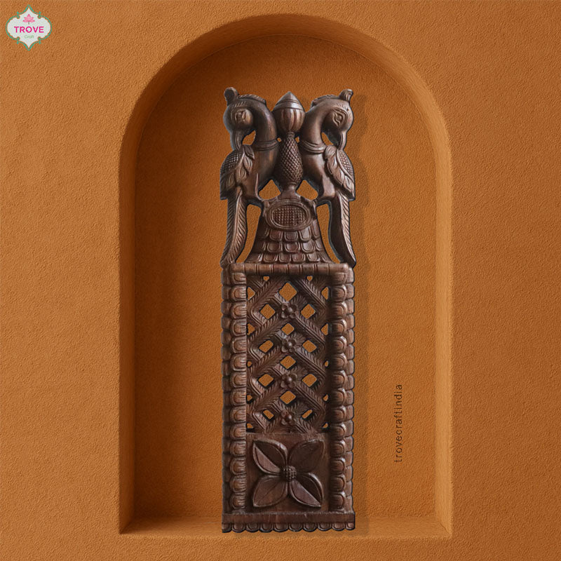 Spoon holder carved decor