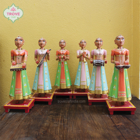 Gangaur dolls with instrument