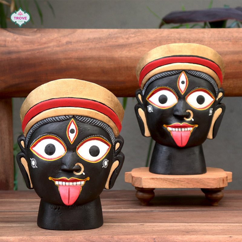 Wooden kaali mask