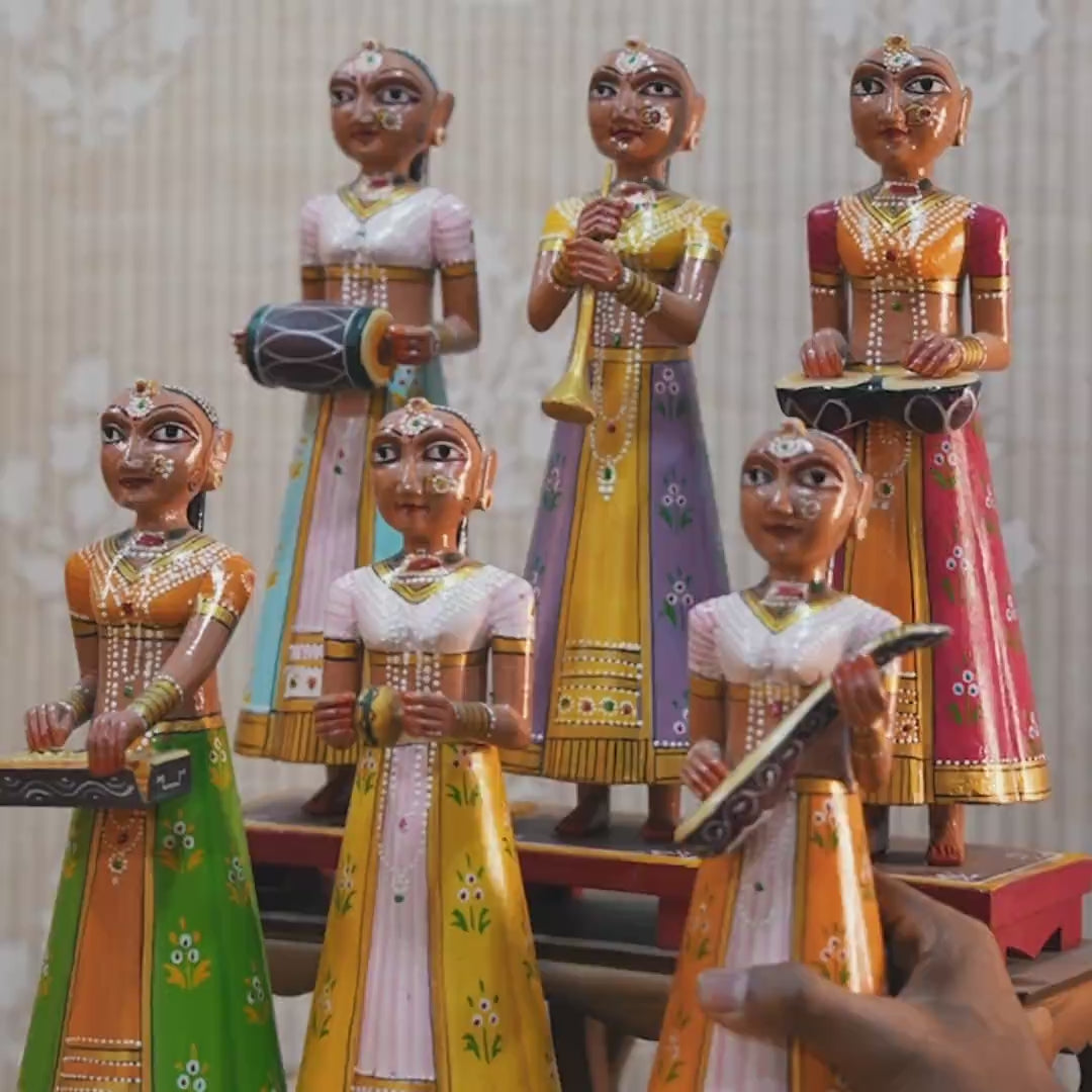 musicial dolls 