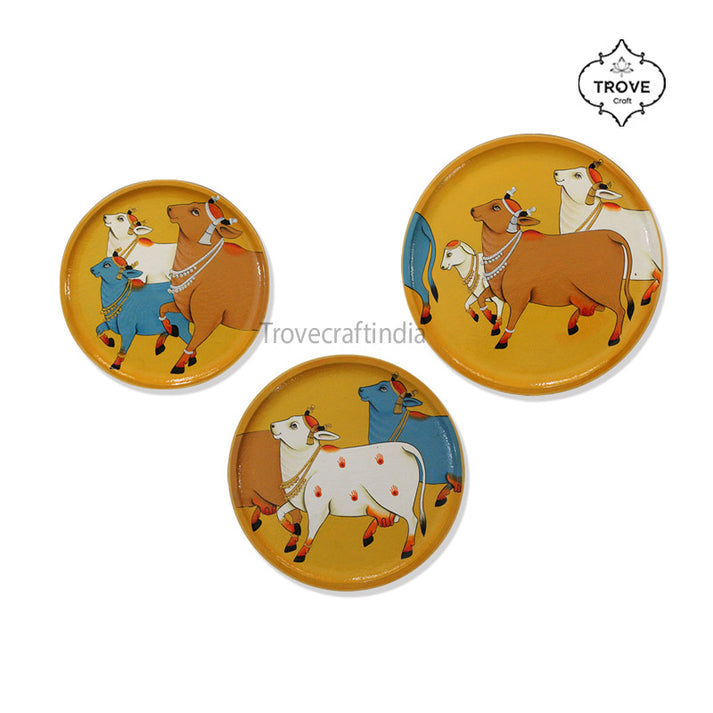 Set of 3 walking cow herd Pichwai Decor Plates – Trove Craft India